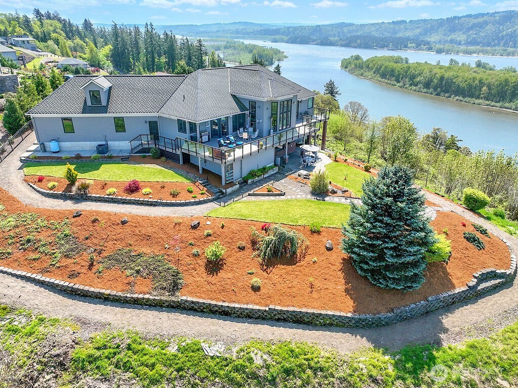 88 Essex Drive