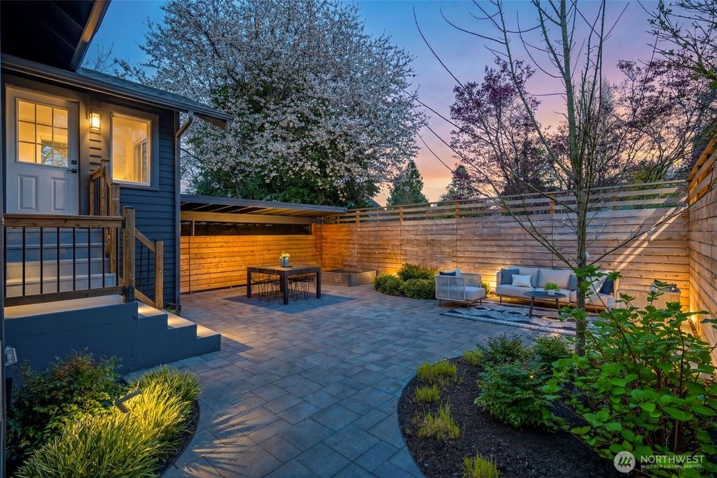 Photo of 328 26th Avenue, Seattle, WA 98122 (MLS # 2494313)