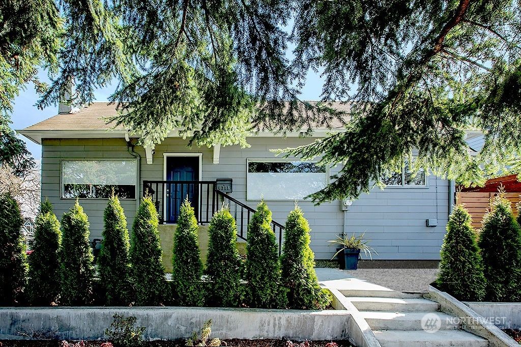 Photo of 6318 1st Avenue NE, Seattle, WA 98115 (MLS # 2047979)