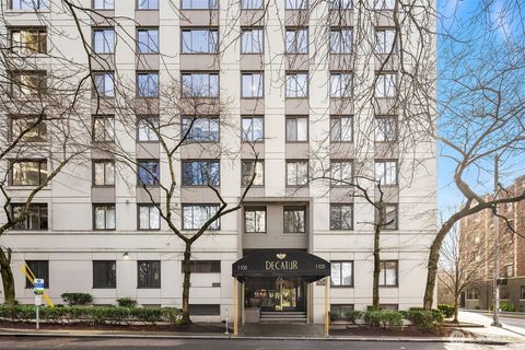 Photo of 1105 Spring Street #1112, Seattle, WA 98104 (MLS # 2549136)