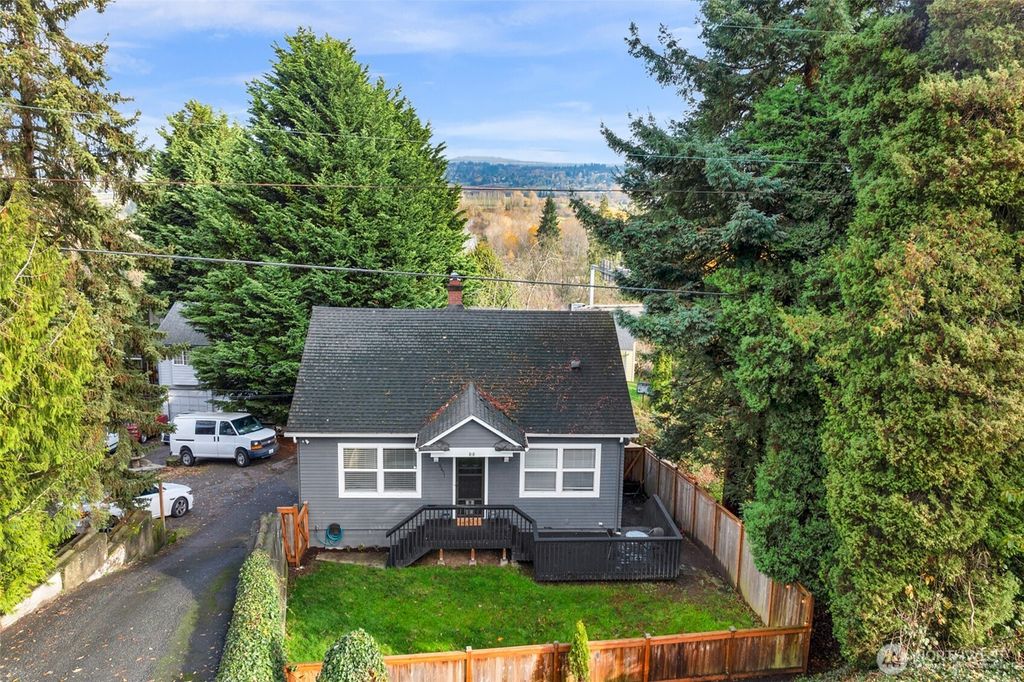 Photo of 5431 Broadway, Everett, WA 98203 (MLS # 2493669)