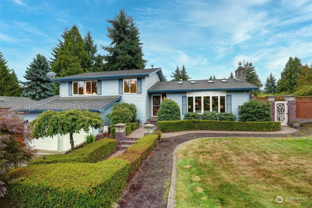 Photo of 9203 NE 131st Place, Kirkland, WA 98034 (MLS # 2157694)
