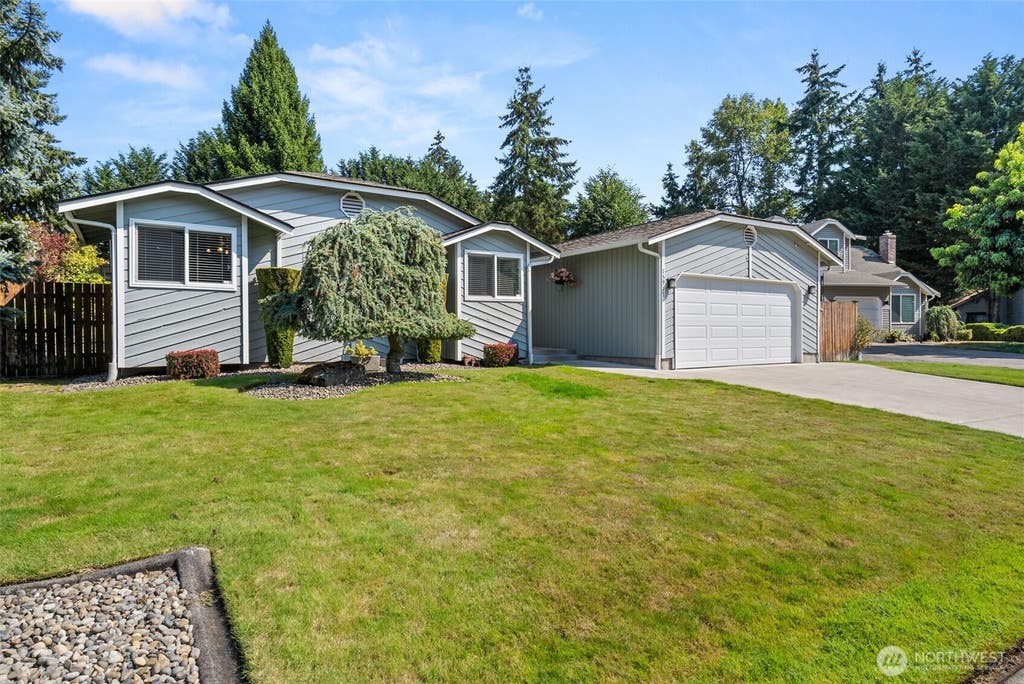 Photo of 15911 91st Avenue Ct, Puyallup, WA 98375 (MLS # 2572388)