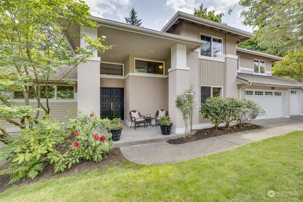 Photo of 21713 NE 20th Way, Sammamish, WA 98074 (MLS # 2061571)