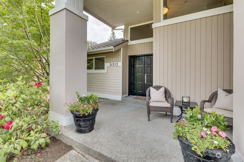 Photo of 21713 NE 20th Way, Sammamish, WA 98074 (MLS # 2061571)
