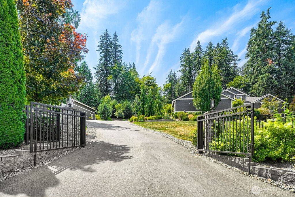 Photo of 3916 Waller Road E, Tacoma, WA 98443 (MLS # 2549352)