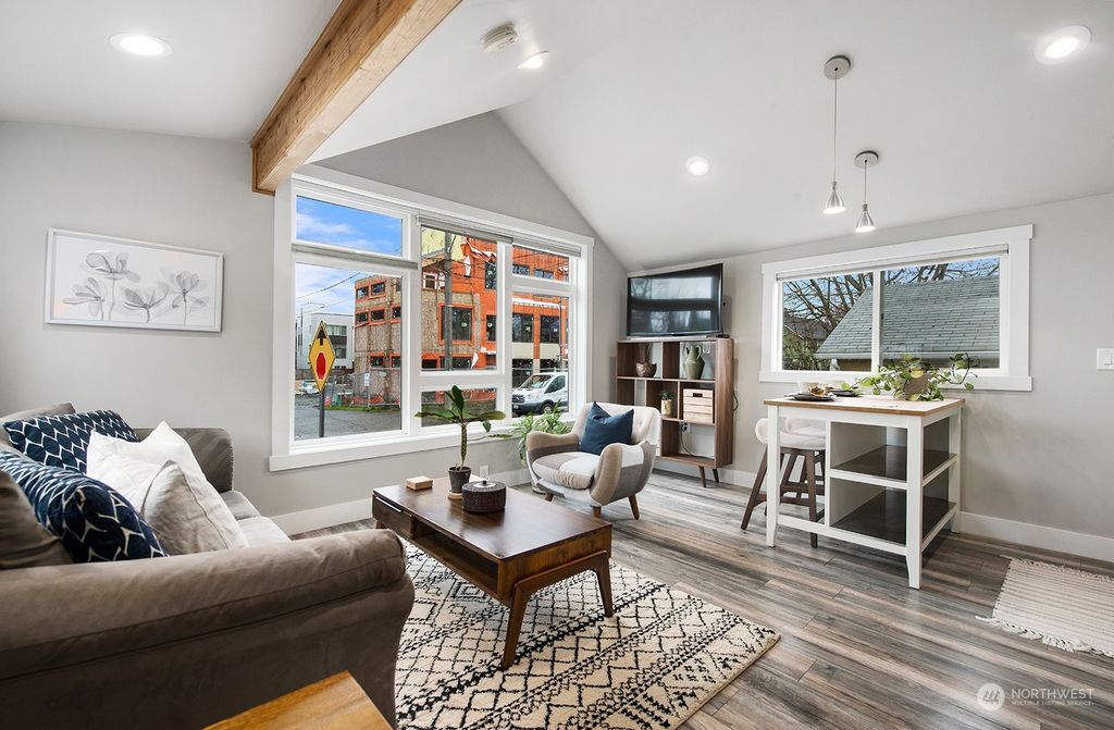 Photo of 914 S Warsaw Street, Seattle, WA 98108 (MLS # 2039467)