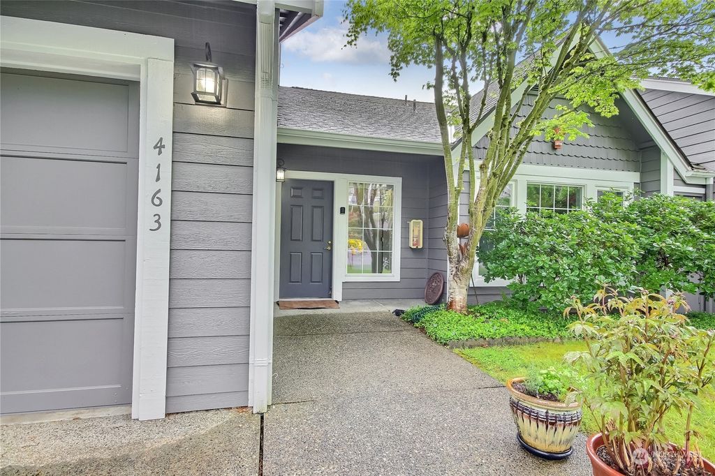 Photo of 4163 Providence Point Drive SE #2552, Issaquah, WA 98029 (MLS # 2228150)