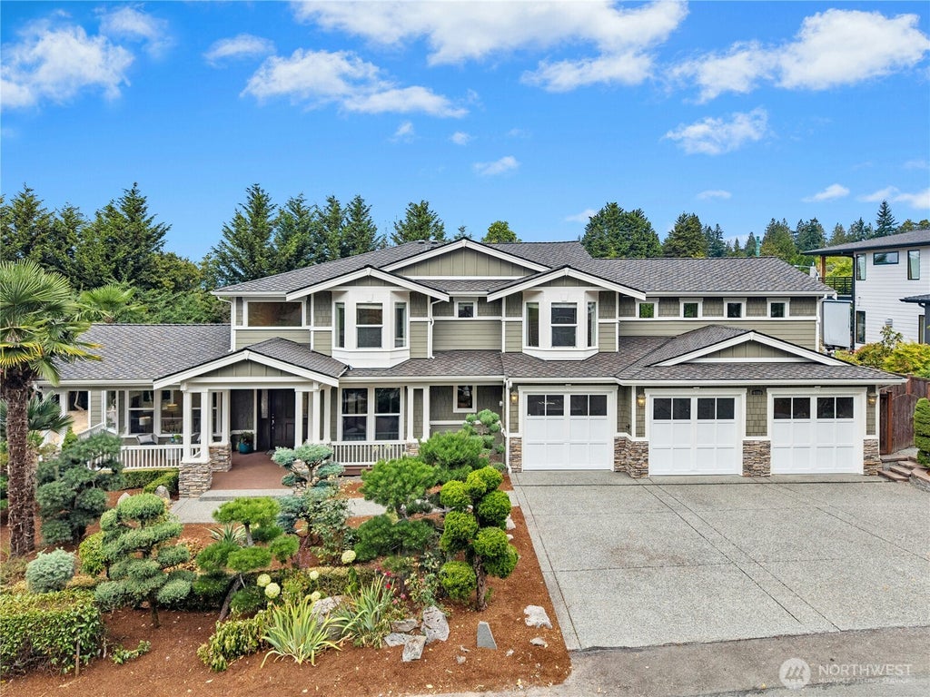 Photo of 9106 NE 32nd Street, Yarrow Point, WA 98004 (MLS # 2581350)