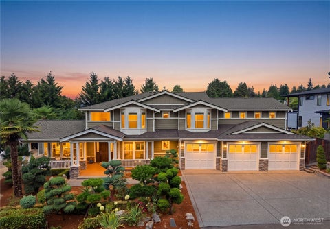 Photo of 9106 NE 32nd Street, Yarrow Point, WA 98004 (MLS # 2581350)