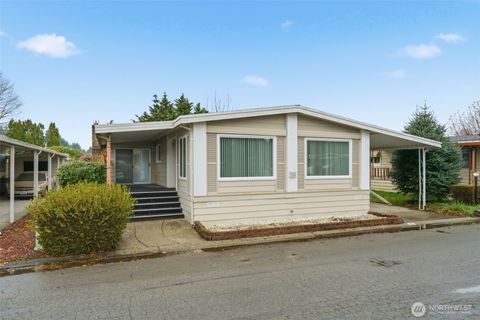 Photo of 1402 22nd Street NE #29, Auburn, WA 98002 (MLS # 2461144)