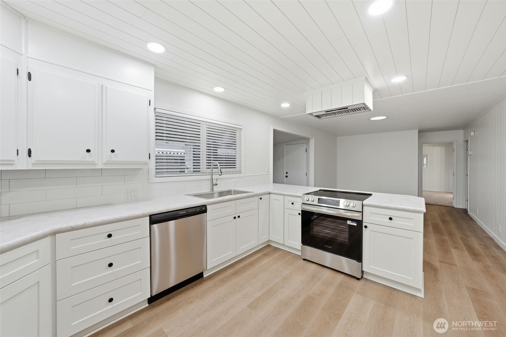 1402 22nd Street NE 29