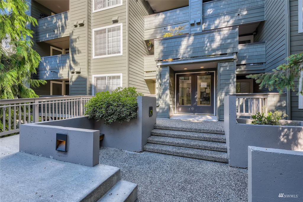 Photo of 15433 Country Club Drive #G303, Mill Creek, WA 98012 (MLS # 1986631)