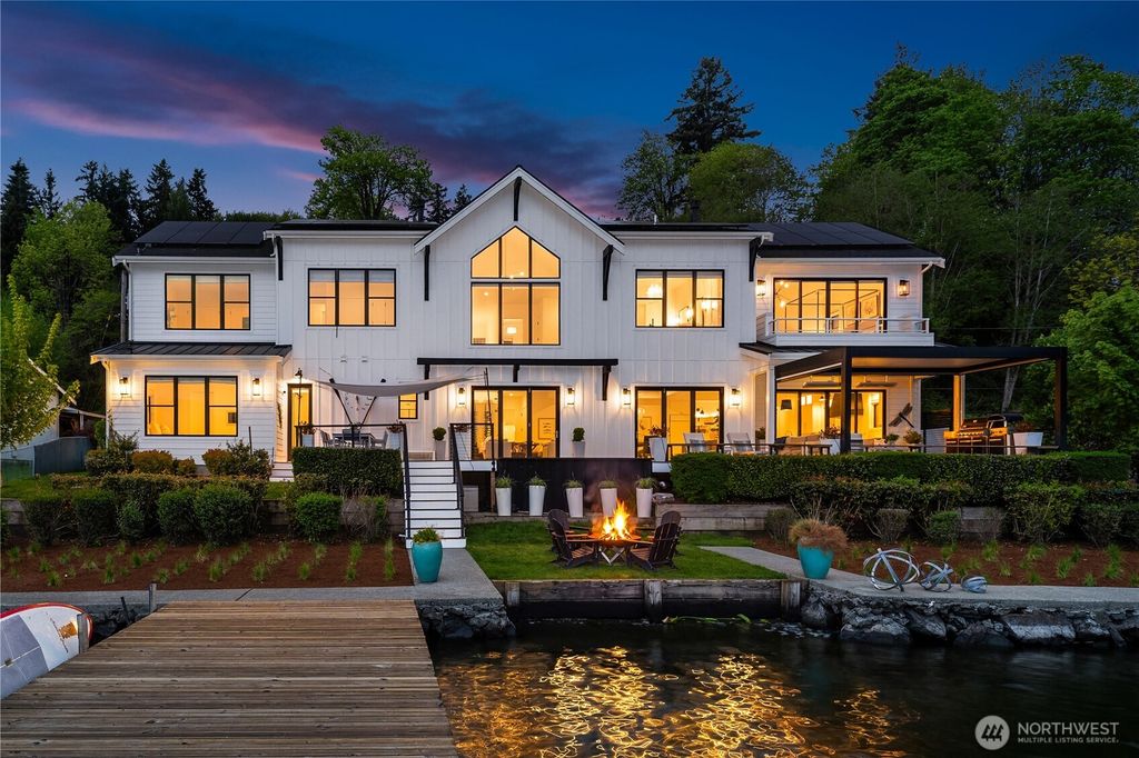 Photo of 4233 E Lake Sammamish Shore Lane SE, Sammamish, WA 98075 (MLS # 2518450)