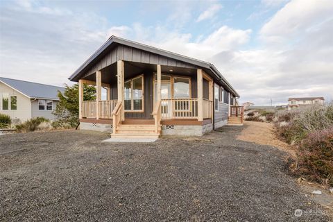 456 Skylark Street Ocean Shores WA 98569