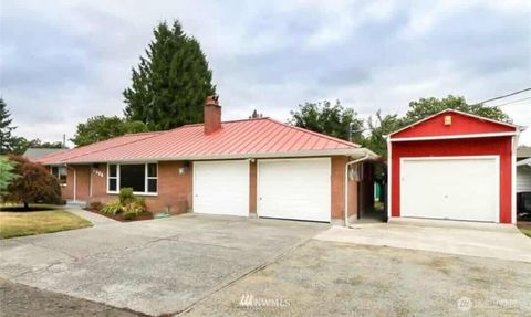 Photo of 2525 Circle Drive E, Fife, WA 98424 (MLS # 2443136)