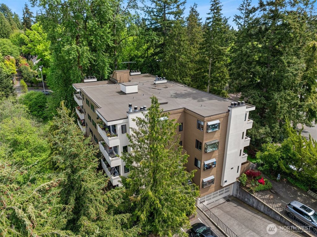 Photo of 12341 35th Avenue NE #305, Seattle, WA 98125 (MLS # 2372391)