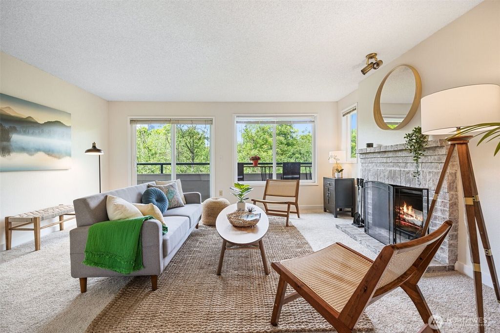 Photo of 12341 35th Avenue NE #305, Seattle, WA 98125 (MLS # 2372391)