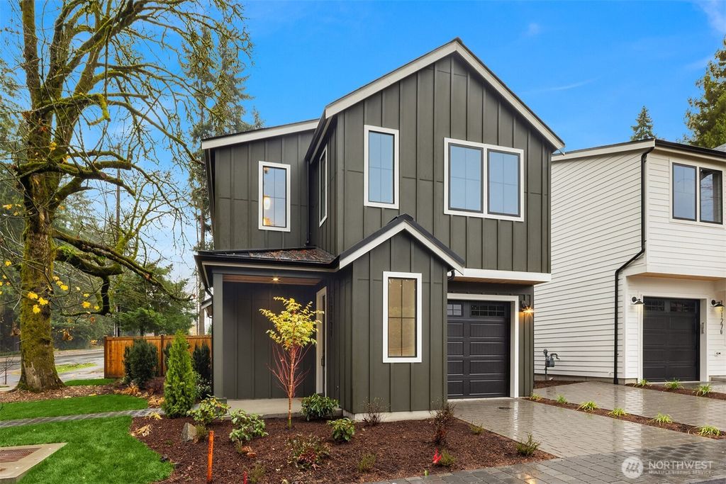 Photo of 13131 NE 87th Lane, Kirkland, WA 98033 (MLS # 2524698)
