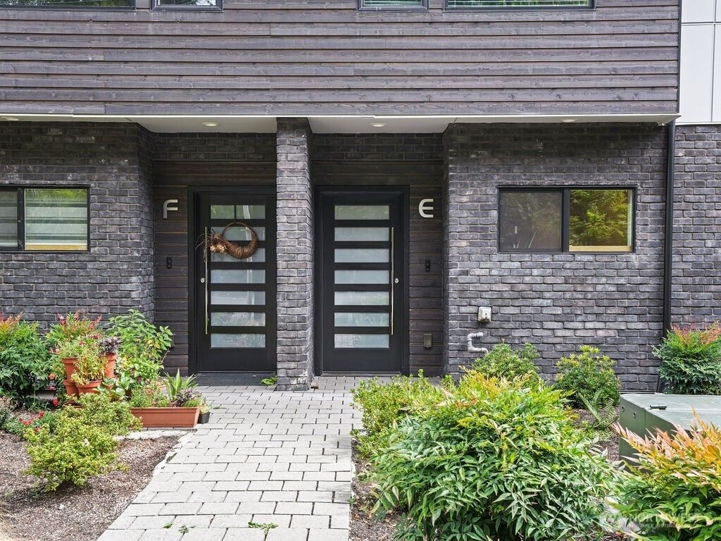 Photo of 17338 Bothell Way NE #E, Bothell, WA 98011 (MLS # 2423978)