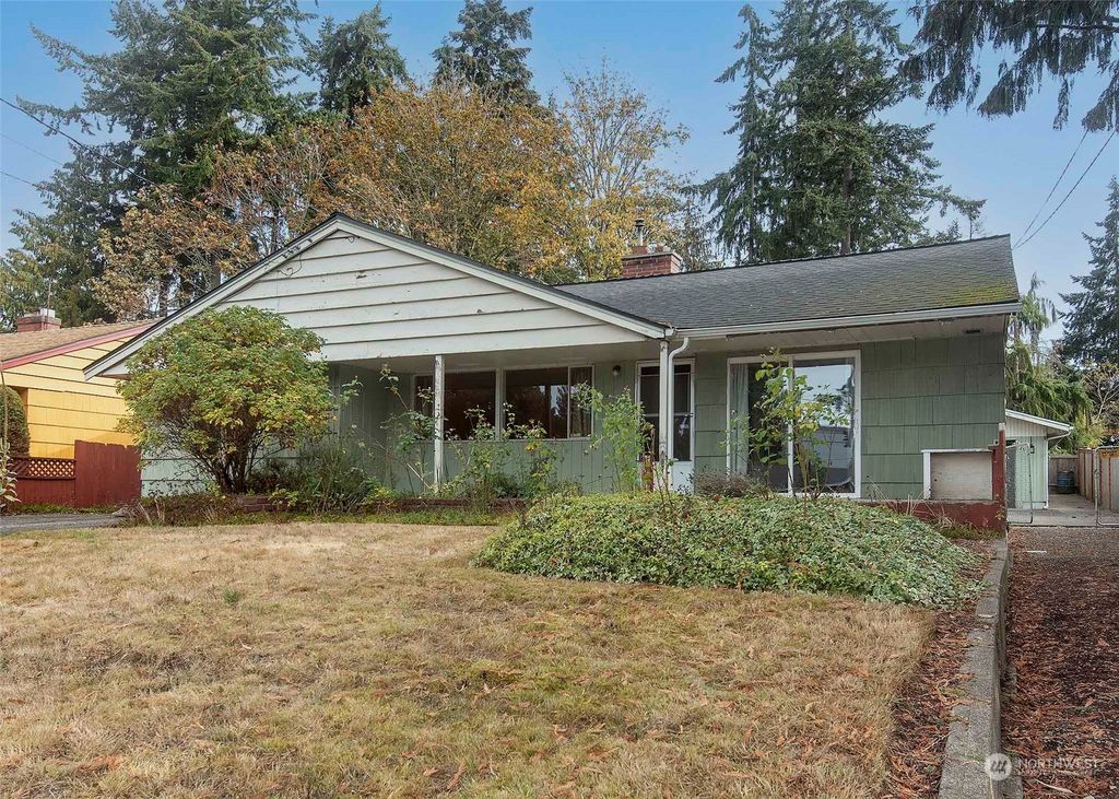 Photo of 16916 Stone Avenue N, Shoreline, WA 98133 (MLS # 2014764)