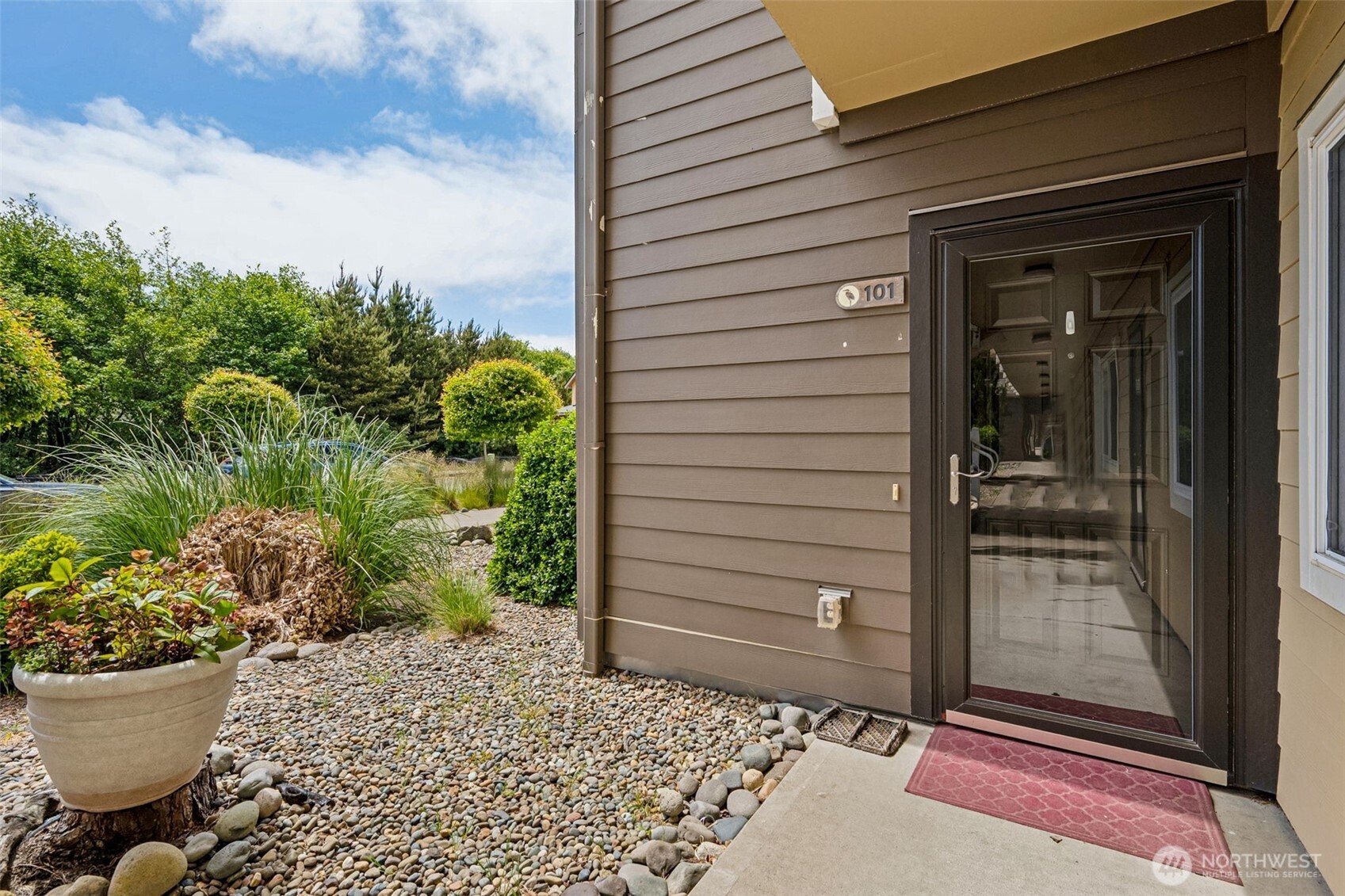262 Oyhut Bay Boulevard SW 101