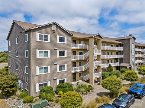 Photo of 262 Oyhut Bay Boulevard SW #101, Ocean Shores, WA 98569 (MLS # 2384695)