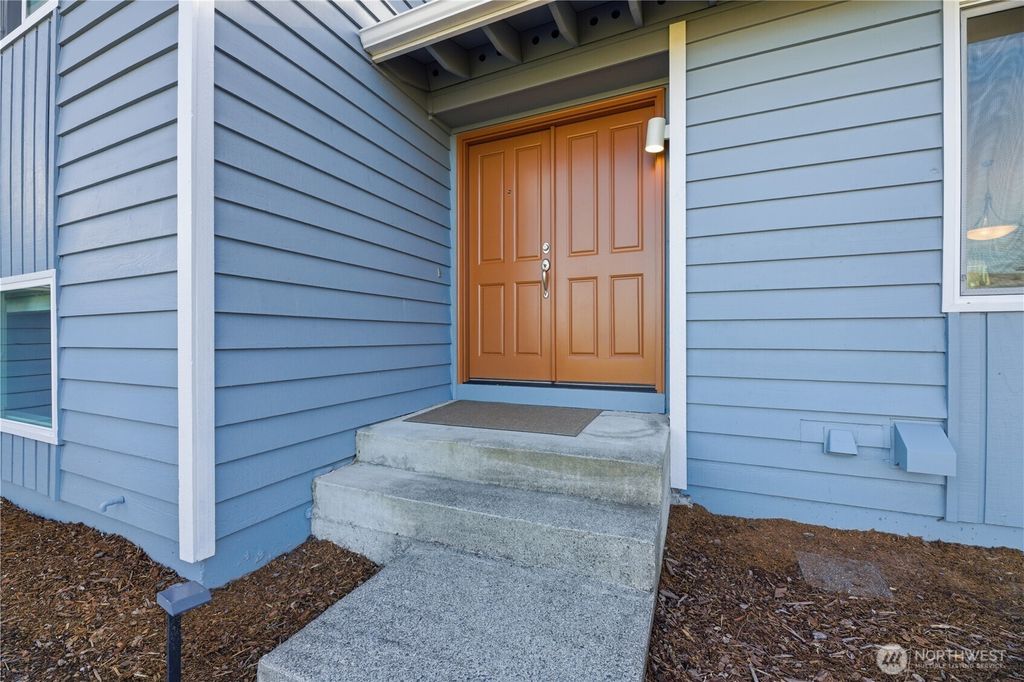 Photo of 29819 5th Avenue SW, Federal Way, WA 98023 (MLS # 2500824)