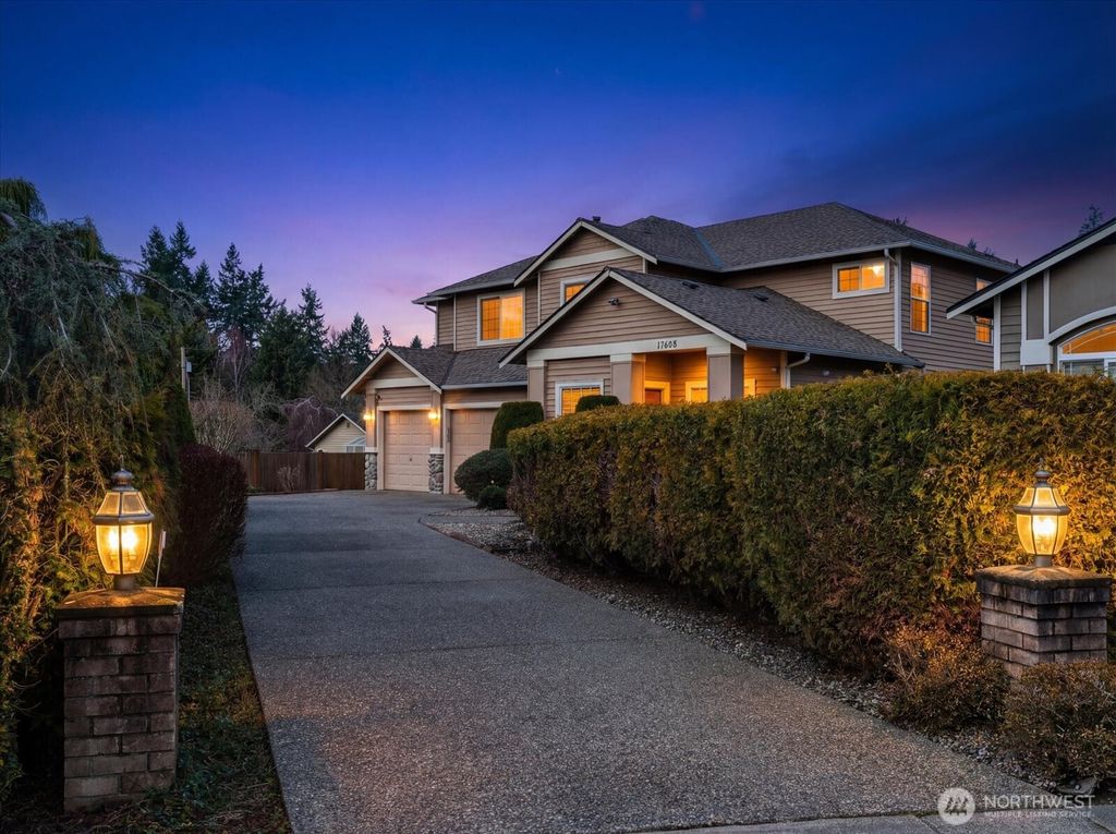 Photo of 17608 13th Avenue W, Lynnwood, WA 98037 (MLS # 2483758)