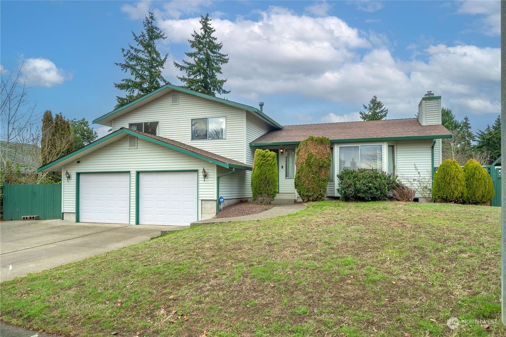 Photo of 1802 SW 355th Place, Federal Way, WA 98023 (MLS # 2029625)