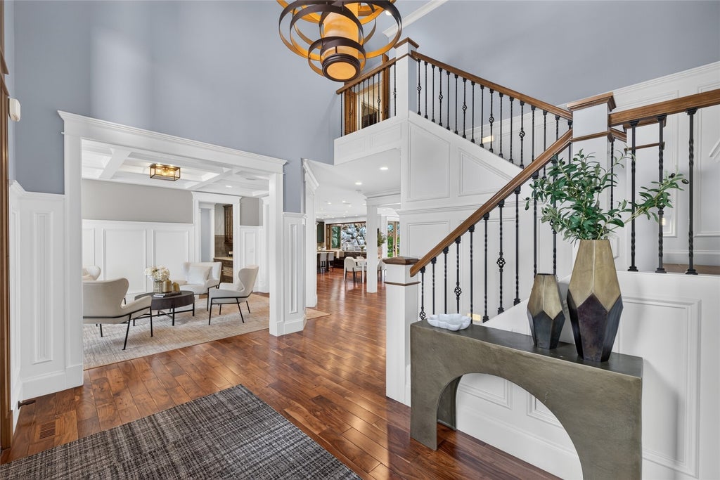 Photo of 8617 NE 20th Street, Clyde Hill, WA 98004 (MLS # 2598796)