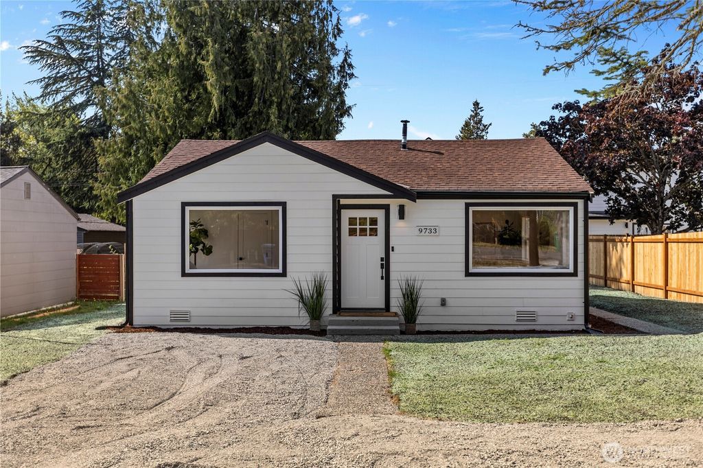 Photo of 9733 Evanston Avenue N, Seattle, WA 98103 (MLS # 2431712)
