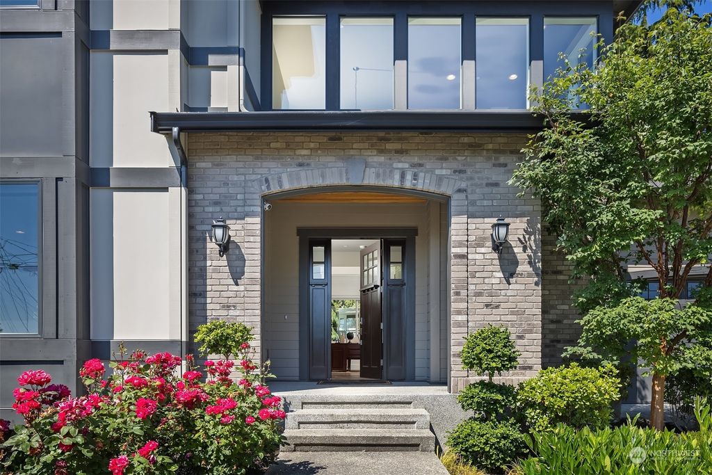 Photo of 6518 SE 28th Street, Mercer Island, WA 98040 (MLS # 2001666)