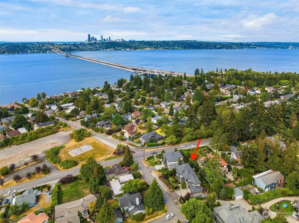 Photo of 6518 SE 28th Street, Mercer Island, WA 98040 (MLS # 2001666)