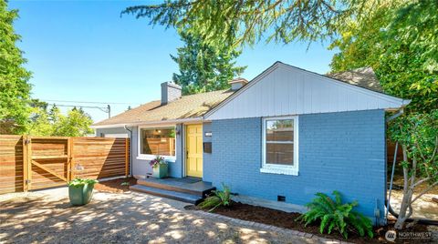Photo of 3741 SW 106th Street, Seattle, WA 98146 (MLS # 2550664)