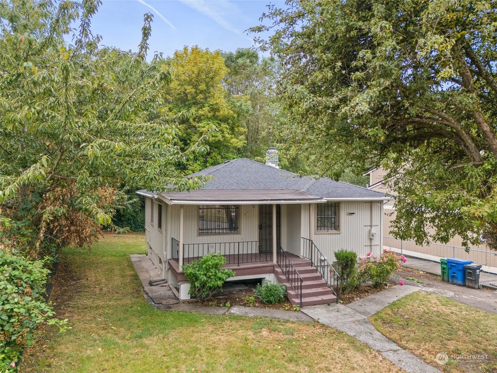Photo of 3711 S Holly Street, Seattle, WA 98118 (MLS # 2281196)