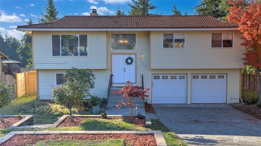 Photo of 17333 158th Avenue SE, Renton, WA 98058 (MLS # 2013841)