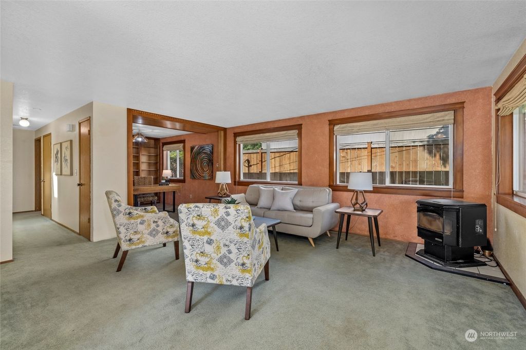 Photo of 4630 College Avenue, Everett, WA 98203 (MLS # 2160337)