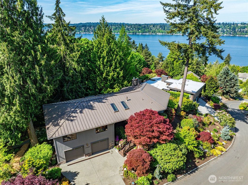 Photo of 13463 64th Terrace NE, Kirkland, WA 98034 (MLS # 2517830)