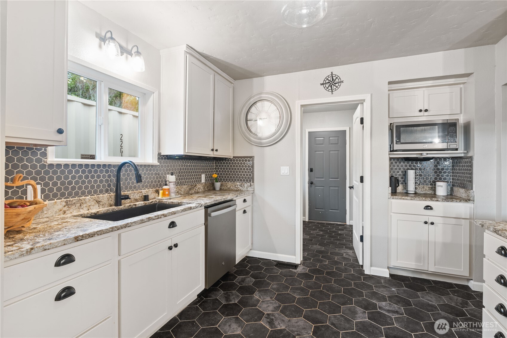 3116 Alderwood Avenue