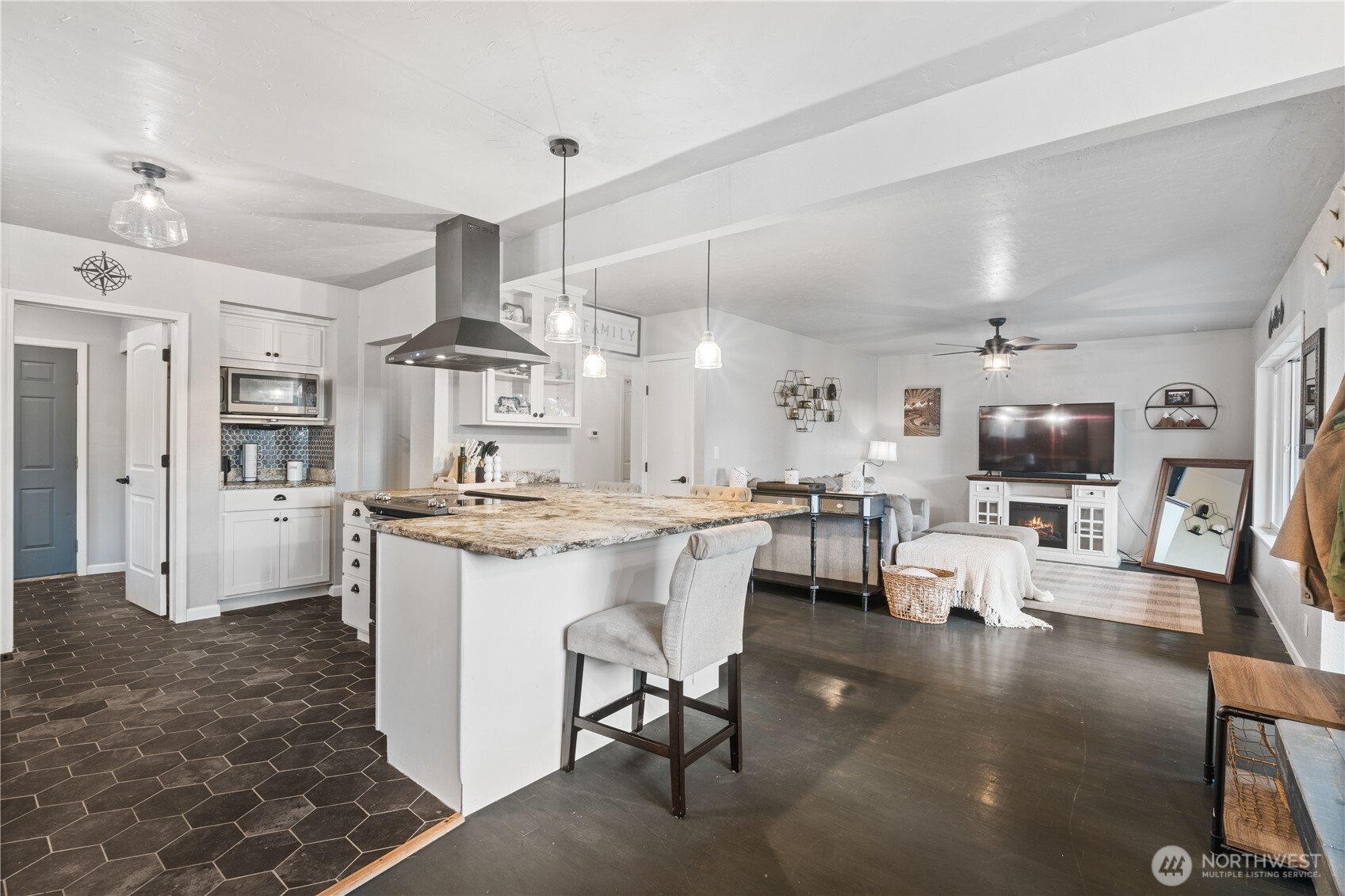 3116 Alderwood Avenue