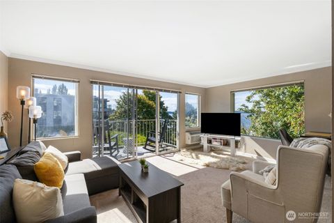 Photo of 201 2nd Street S #201, Kirkland, WA 98033 (MLS # 2439554)