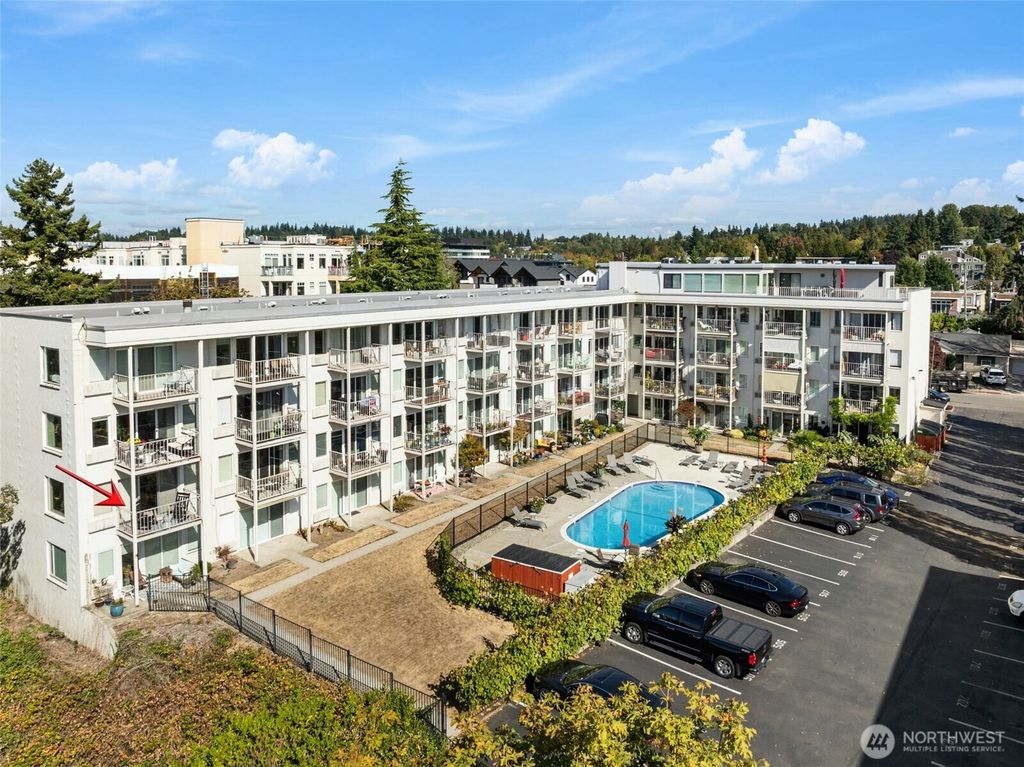 Photo of 201 2nd Street S #201, Kirkland, WA 98033 (MLS # 2439554)