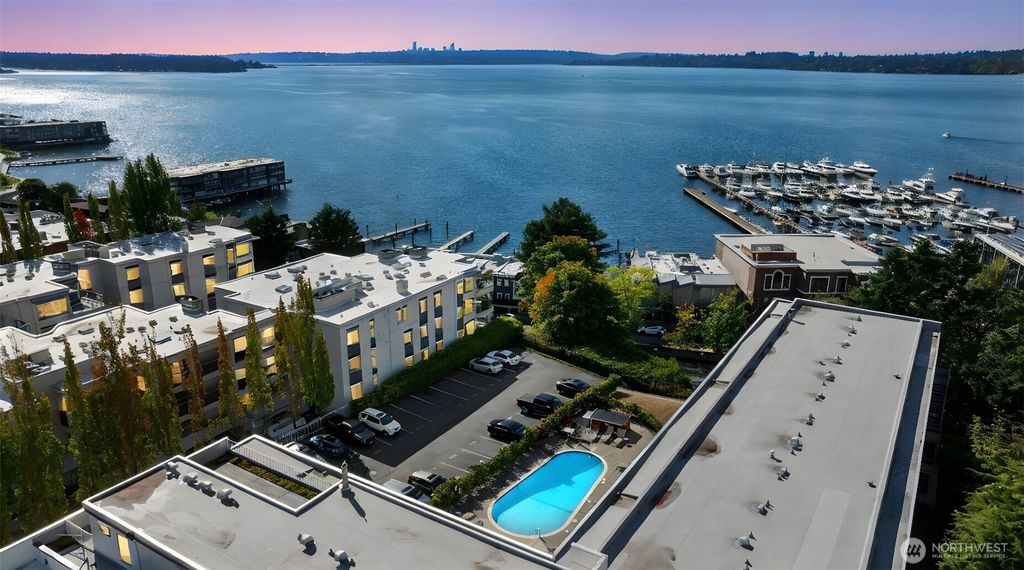 Photo of 201 2nd Street S #201, Kirkland, WA 98033 (MLS # 2439554)