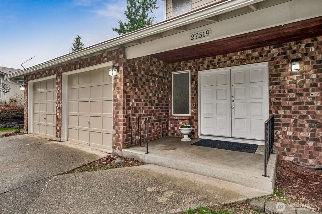 Photo of 27519 144th Avenue SE, Kent, WA 98042 (MLS # 2464778)