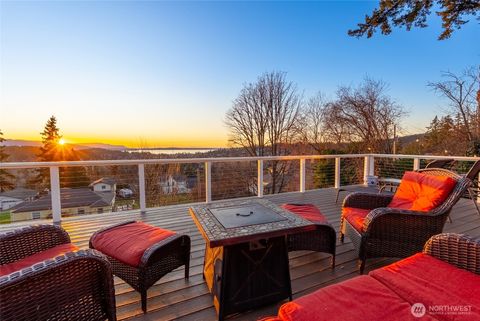 Photo of 3605 Cowgill Avenue, Bellingham, WA 98229 (MLS # 2485195)