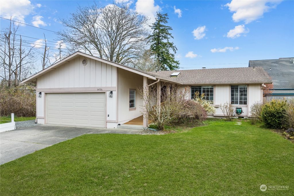 Photo of 34706 18th Avenue SW, Federal Way, WA 98023 (MLS # 2049917)