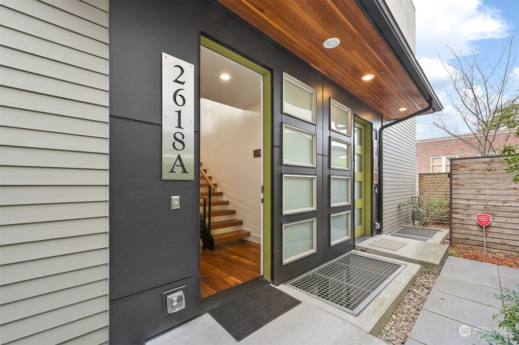 Photo of 2618 Eastlake Avenue E #A, Seattle, WA 98102 (MLS # 2048126)