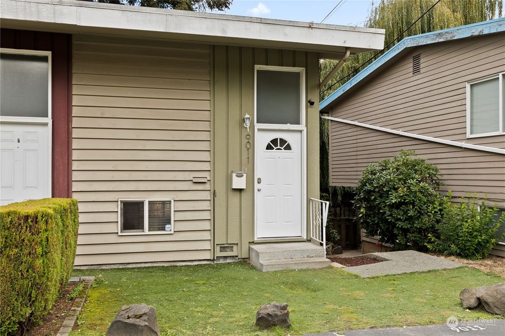 Photo of 9011 8th Avenue SW, Seattle, WA 98106 (MLS # 2303654)