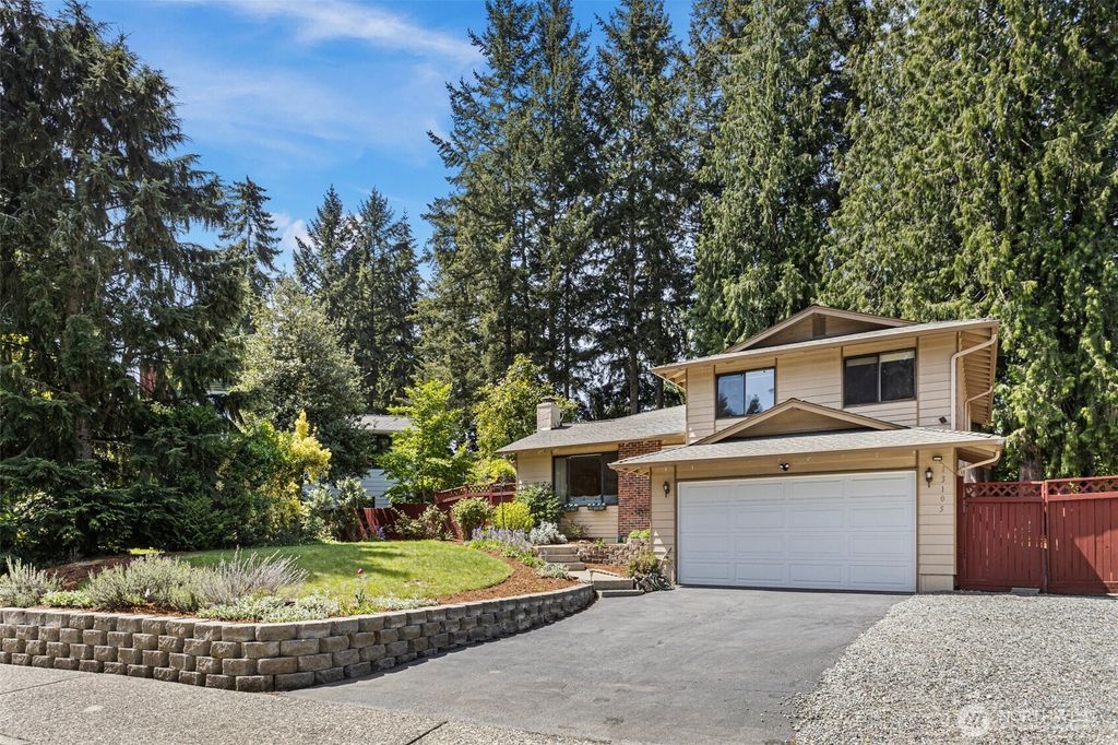 Photo of 13105 111th Place NE, Kirkland, WA 98034 (MLS # 2453315)